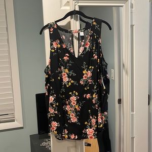 Old Navy. Black Floral Tank Top. Size: XL